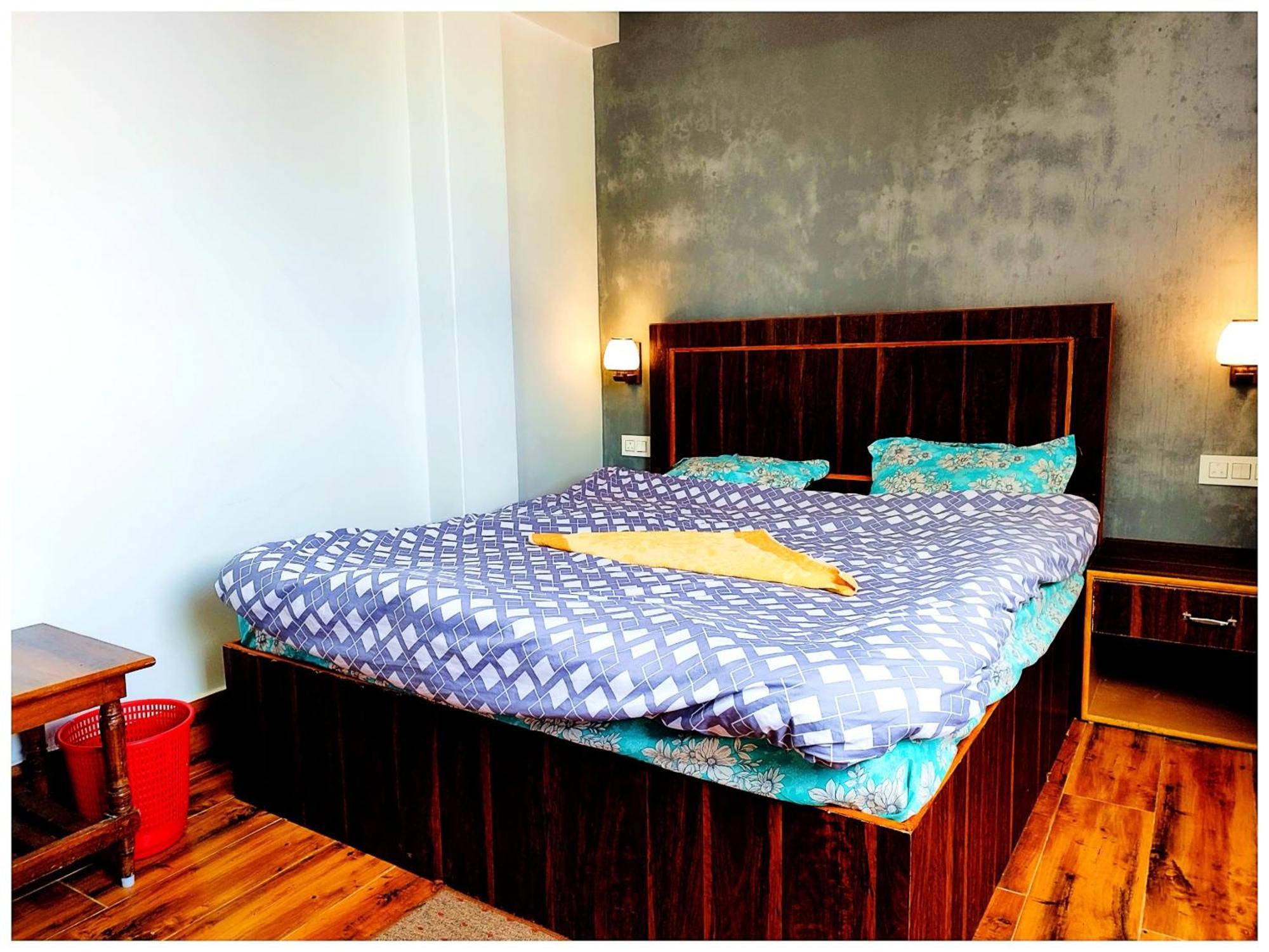 Premium Pitstop Near Railway Station In Darjeeling Hotel 3*