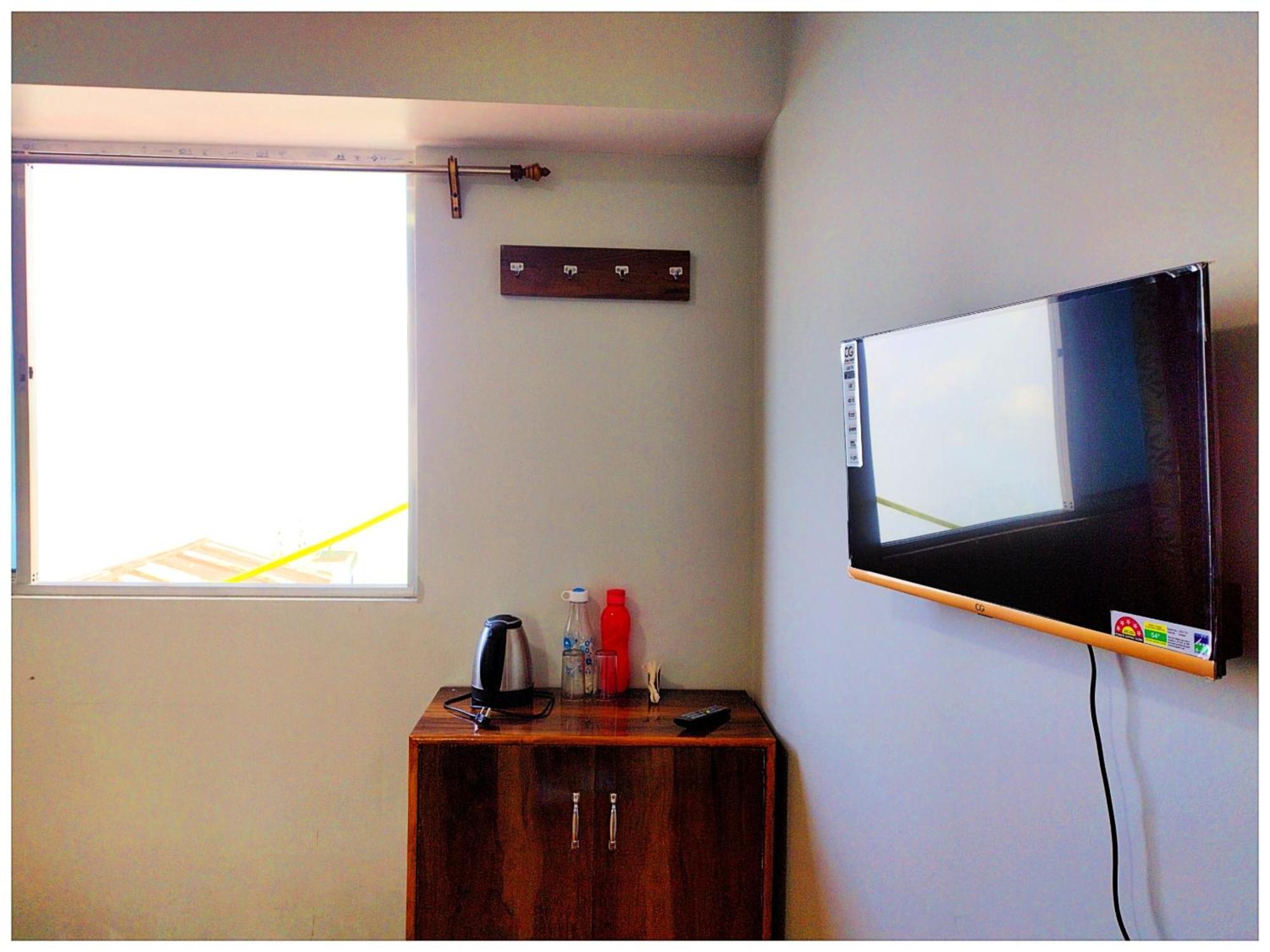 Hotel Premium Pitstop Near Railway Station In Darjeeling