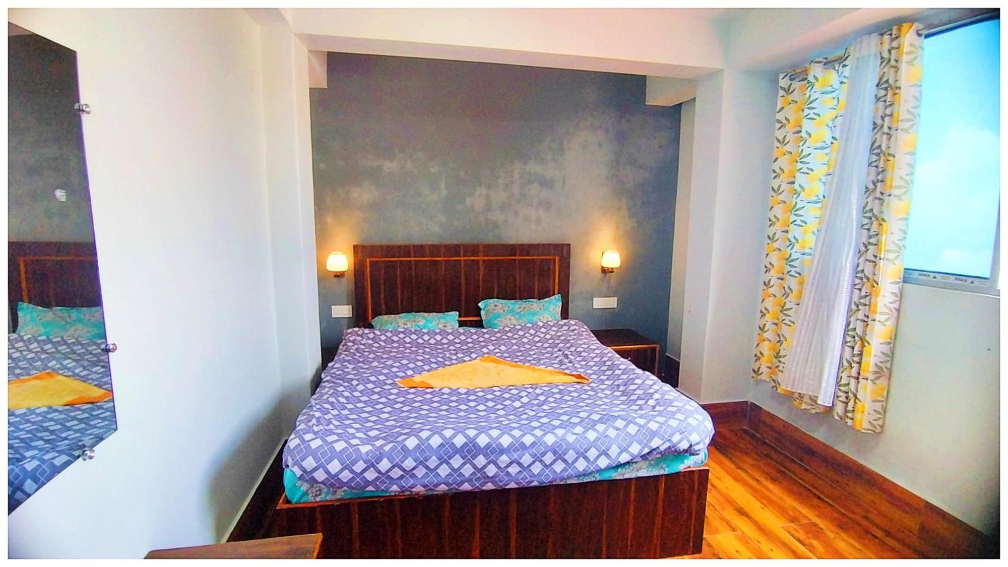 Hotel Premium Pitstop Near Railway Station In Darjeeling