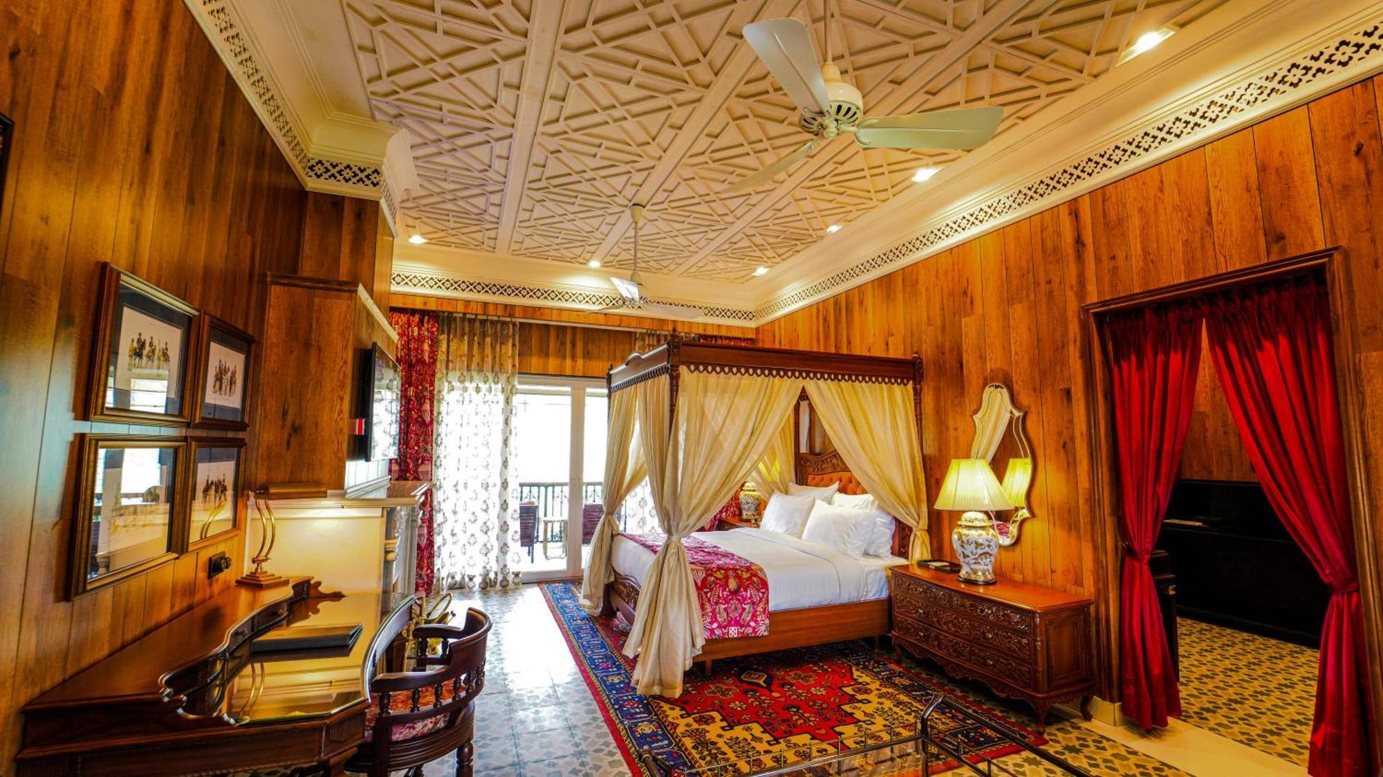 Mayfair Manor Jungpana