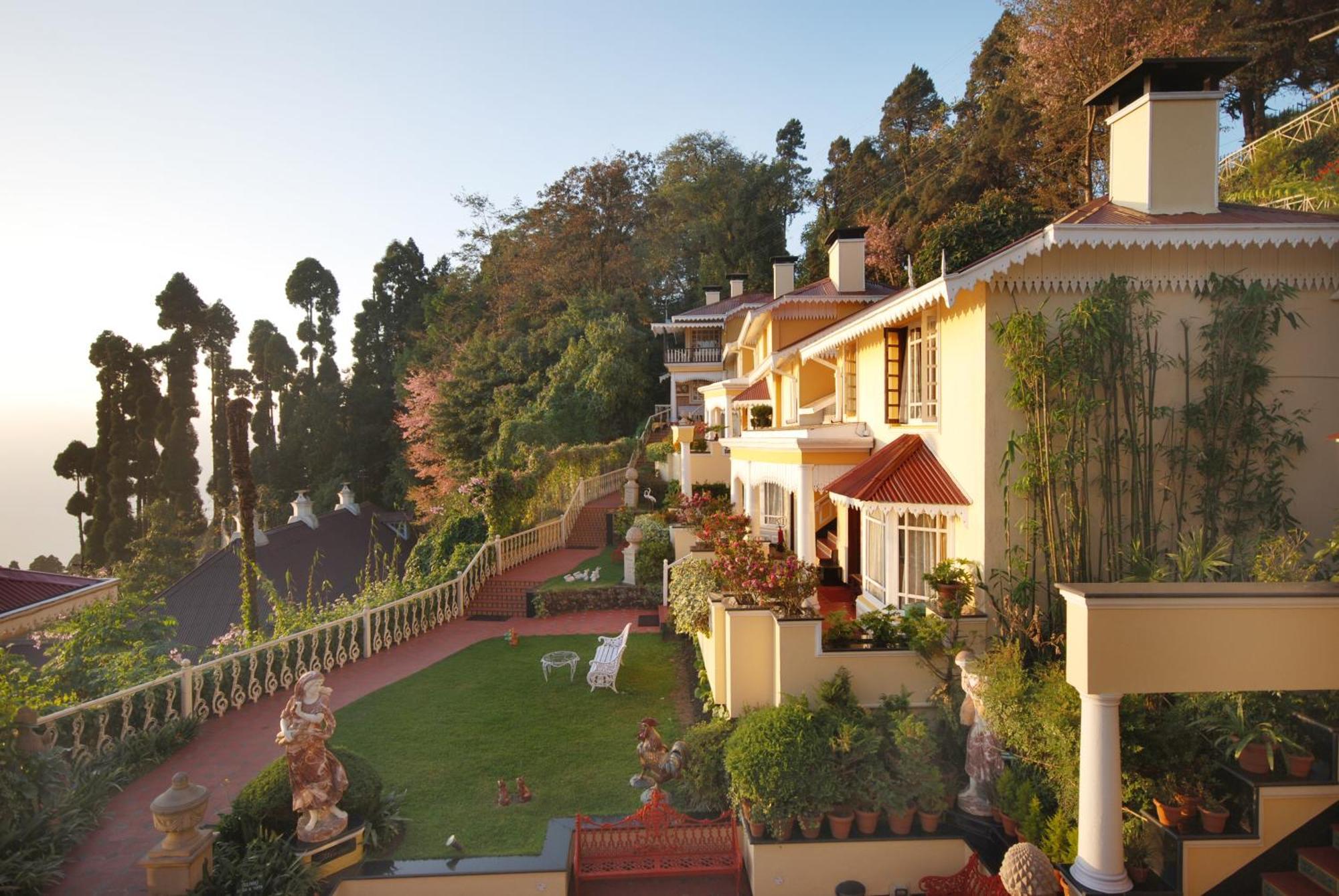 Mayfair Darjeeling Resort 5*