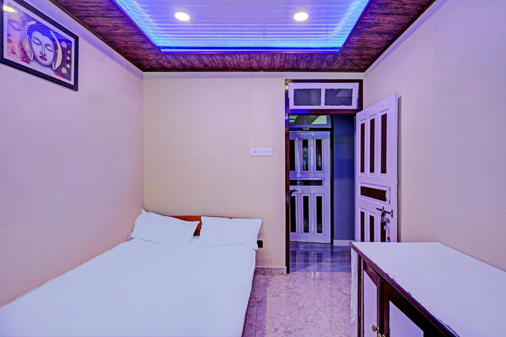 O Adarash Hotel