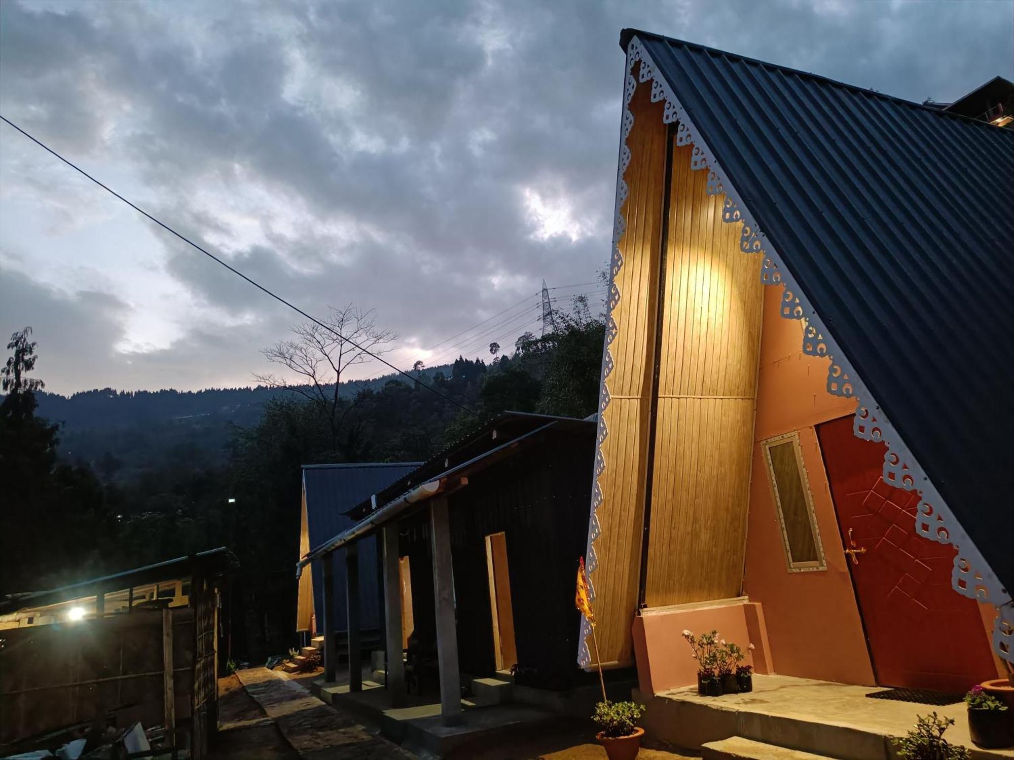 Cozy Nest Homestay * Darjeeling (West Bengal)