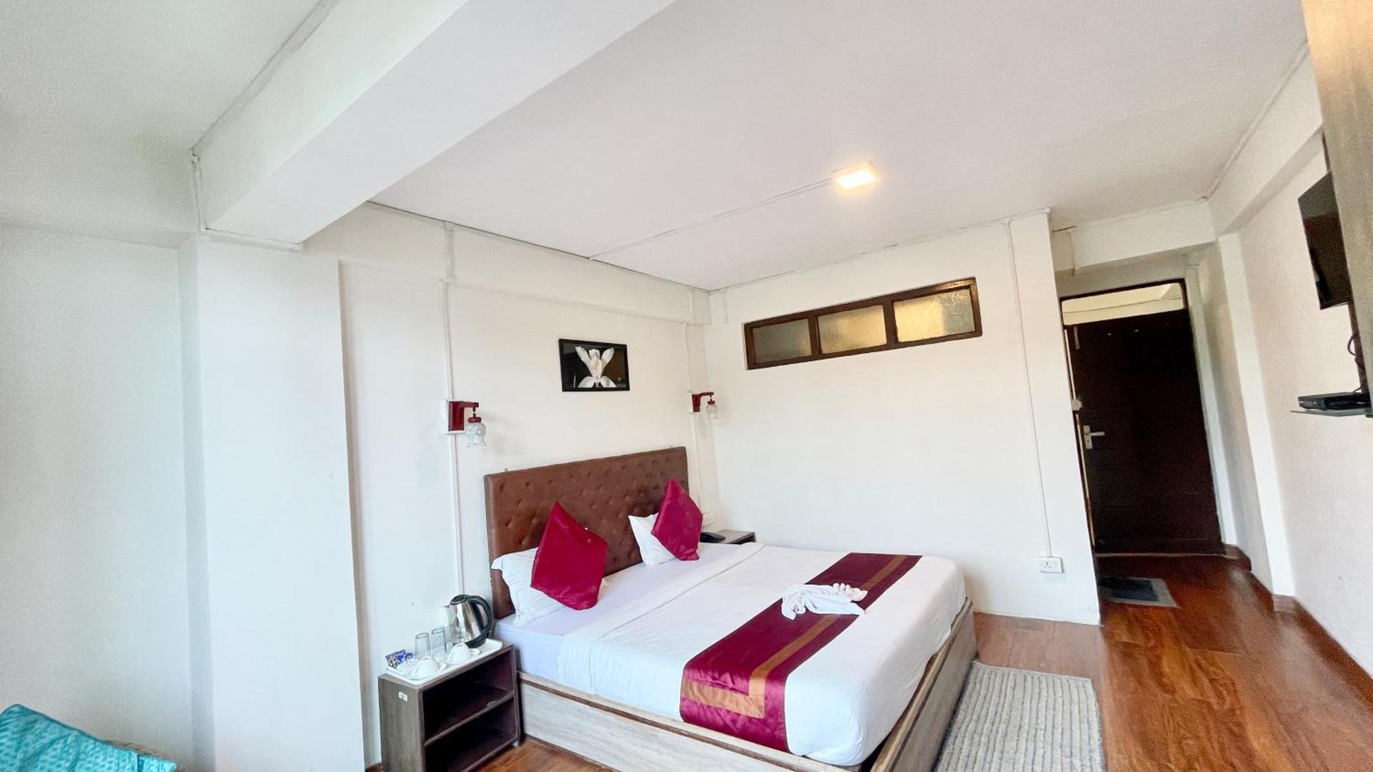 Hotel Luxuary Himalayan # Orchid - Restaurant And Free Wi-fi Facilities - Hygiene & Spacious - A Rated In Darjeeling Darjeeling (West Bengal)