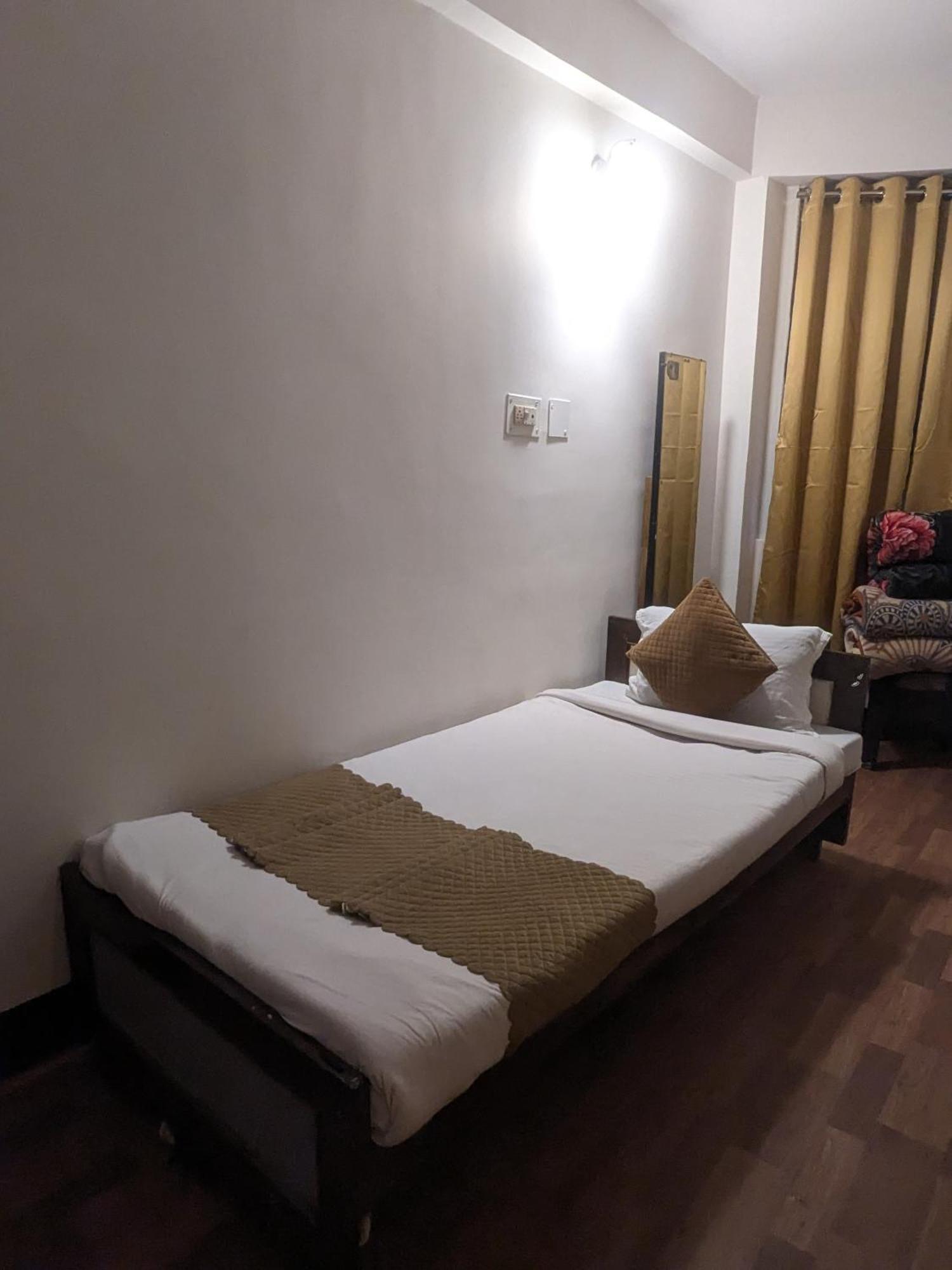 Hotel Sakura Mountain View 10 Mins From Mall Road Hotel Darjeeling (West Bengal)