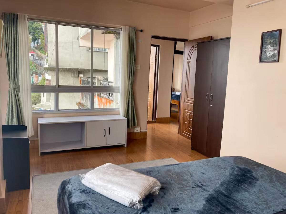 Primrose Apartment *