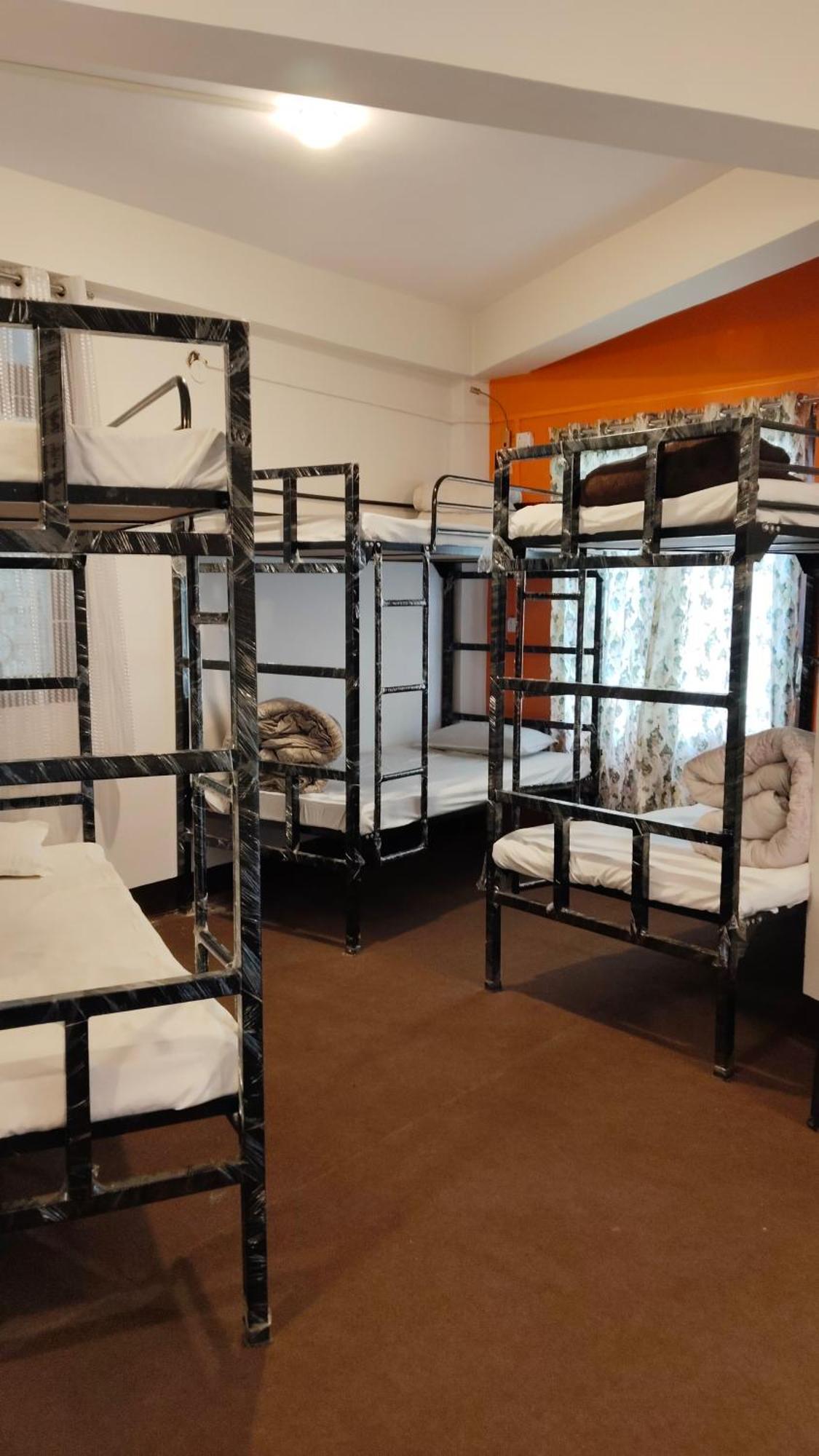 Hotel Sakura Mountain View 10 Mins From Mall Road *