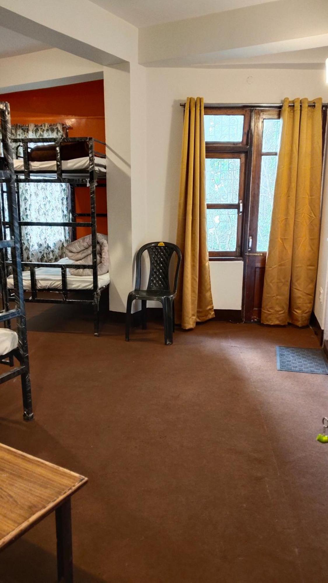 Hotel Sakura Mountain View 10 Mins From Mall Road