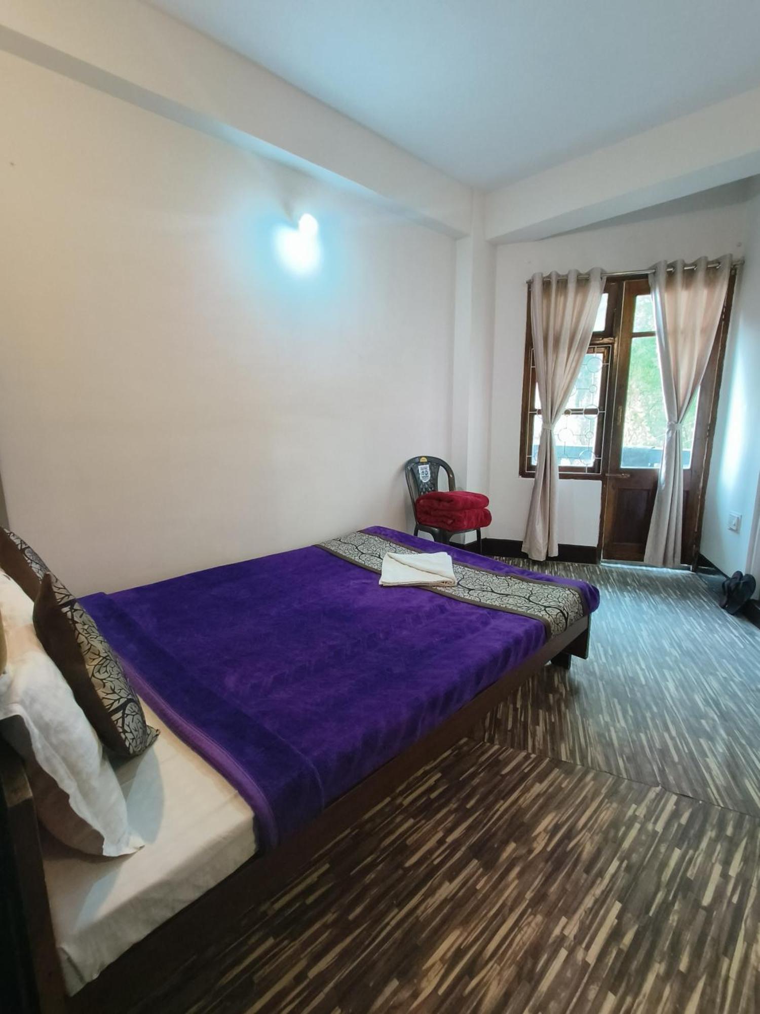 Hotel Sakura Mountain View 10 Mins From Mall Road *