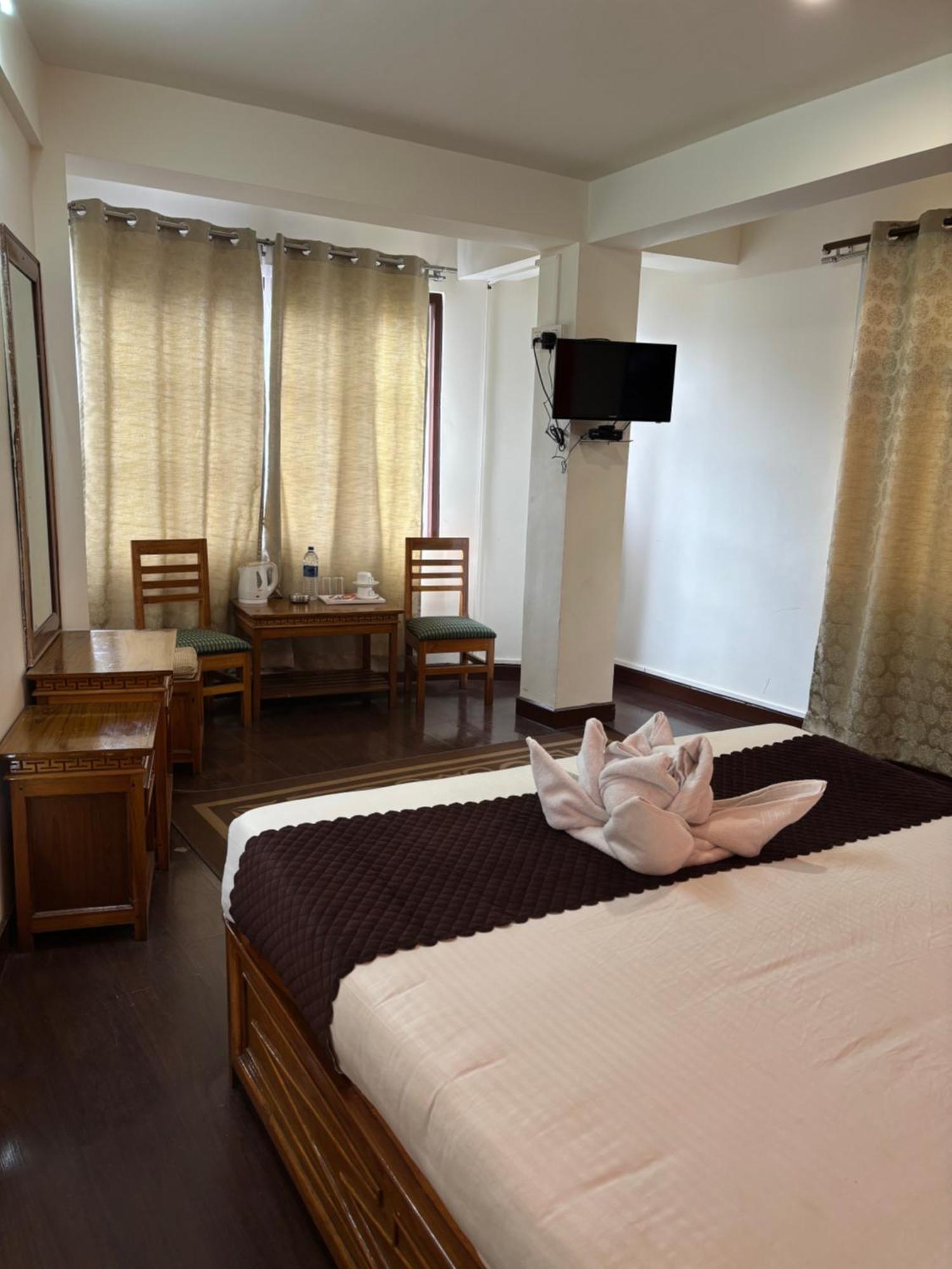 Kasturi Palace & Restaurant Darjeeling 3*