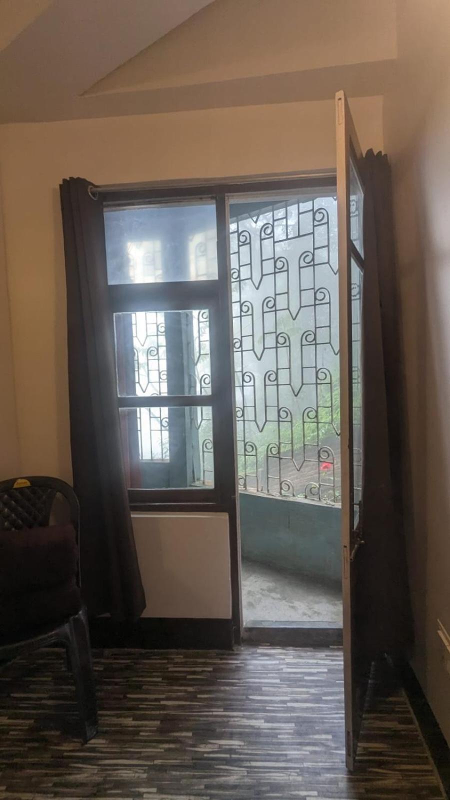 Hotel Sakura Mountain View 10 Mins From Mall Road Darjeeling (West Bengal)