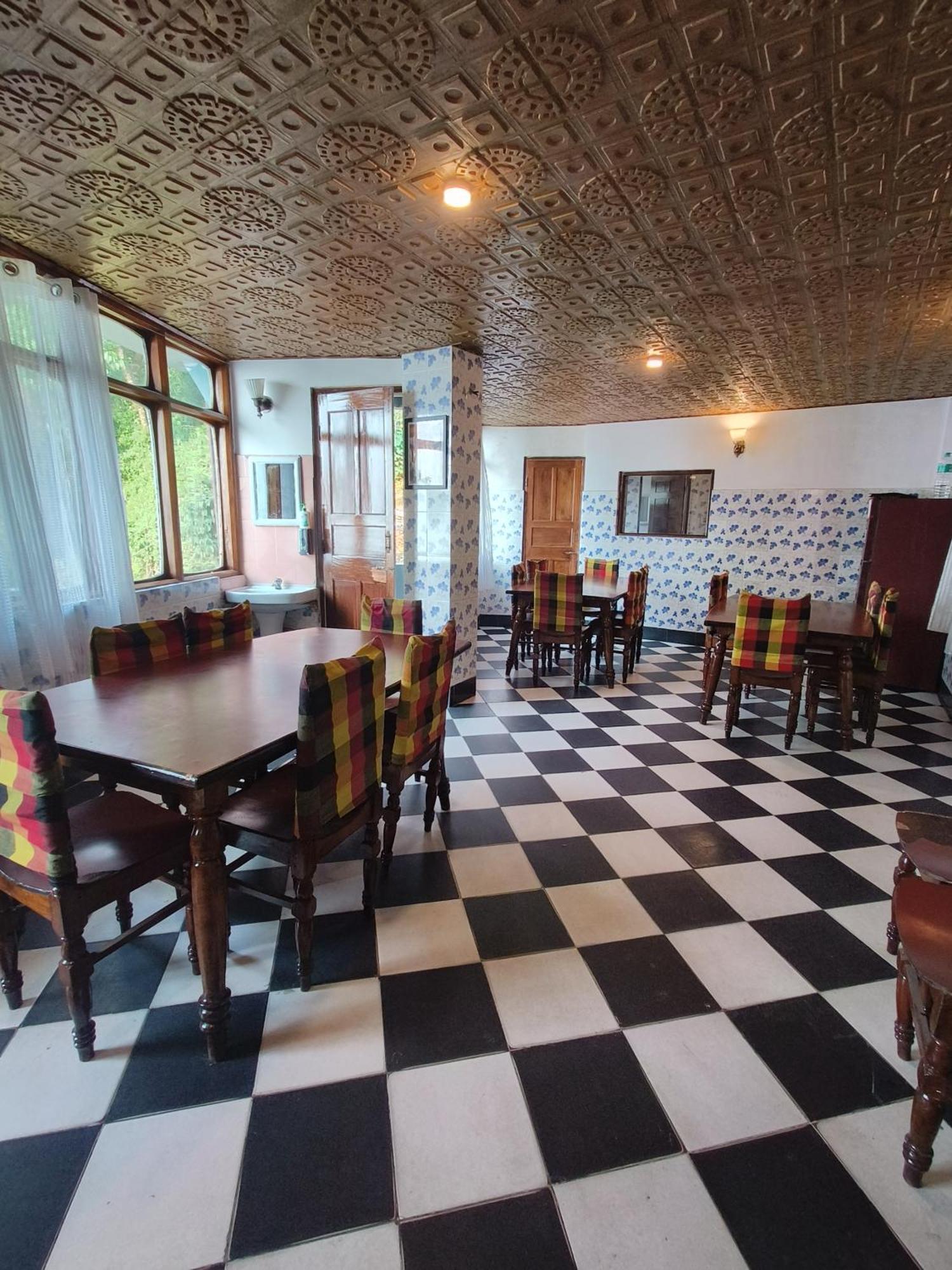 Hotel Sakura Mountain View 10 Mins From Mall Road Darjeeling (West Bengal)