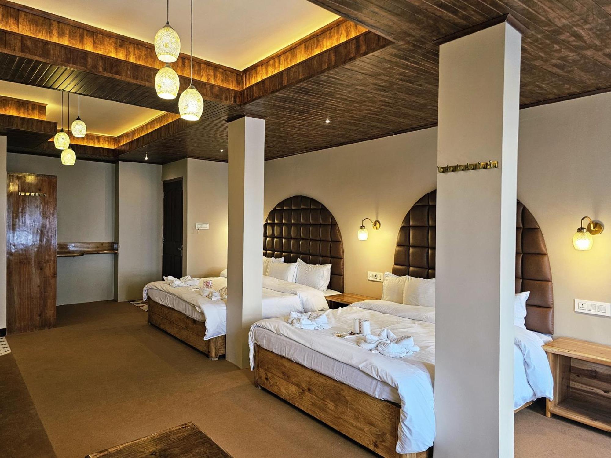 Hotel Golden Orchid 5*