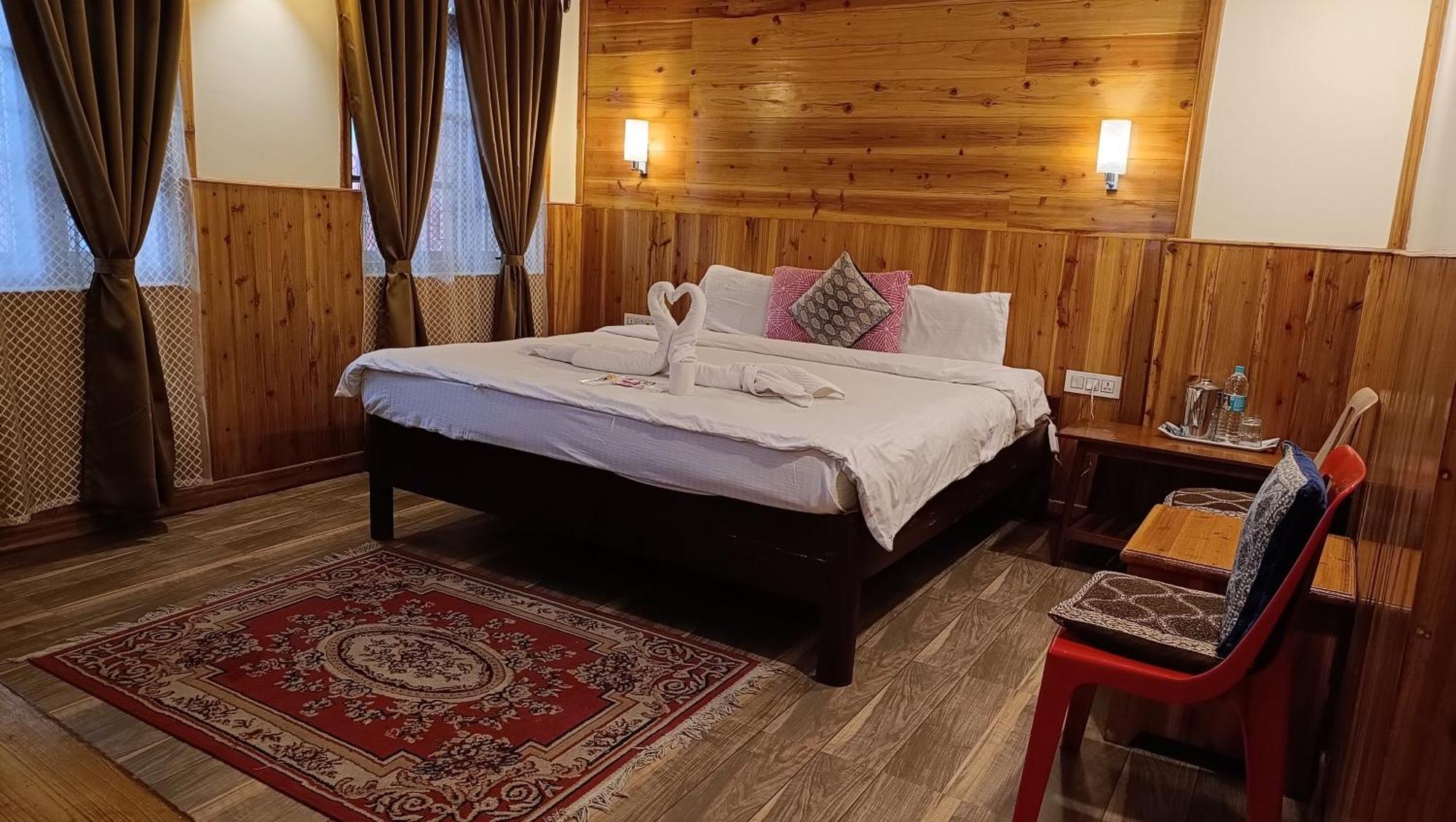 Hotel Golden Orchid 5*