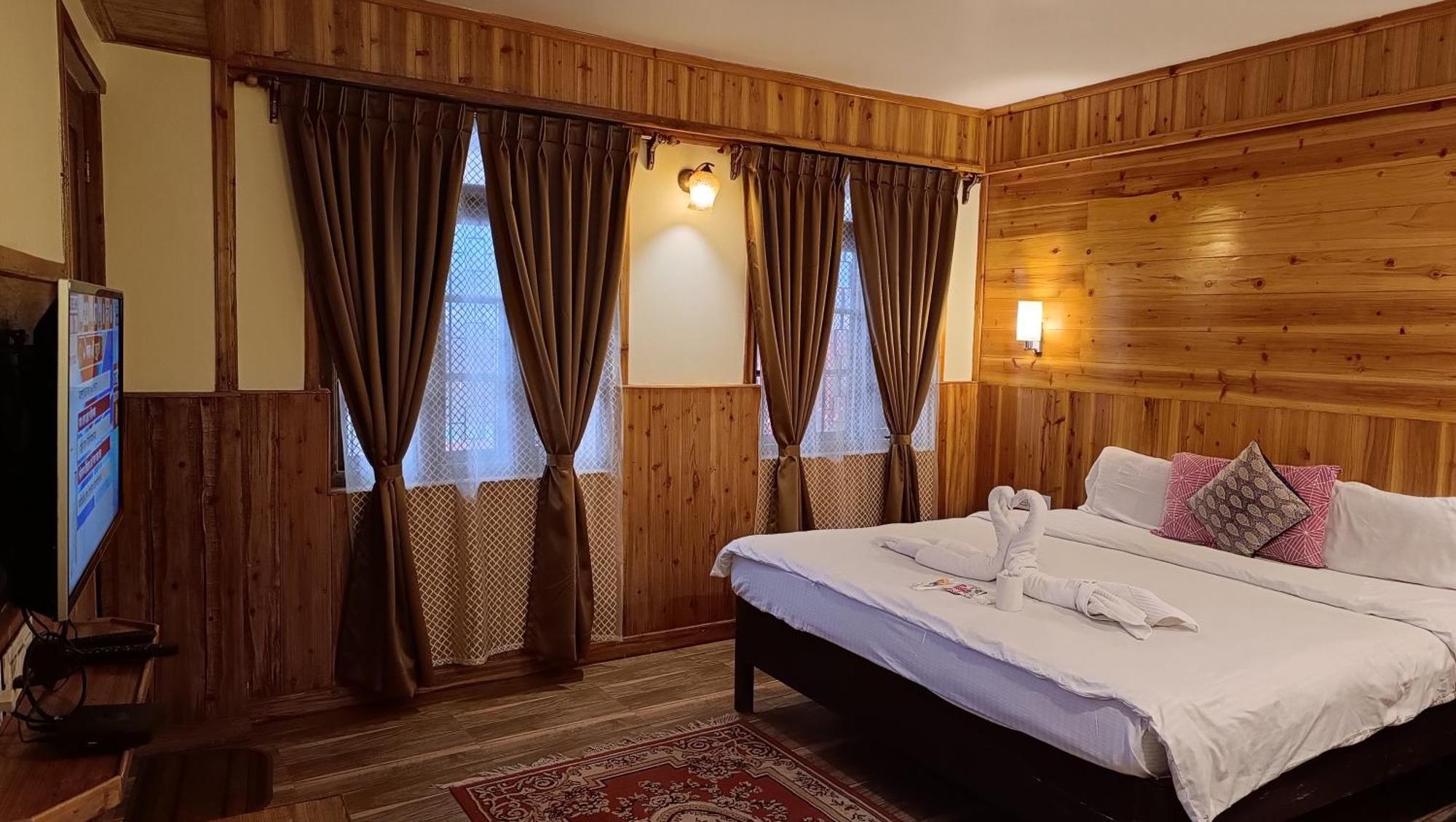 Golden Orchid Hotel