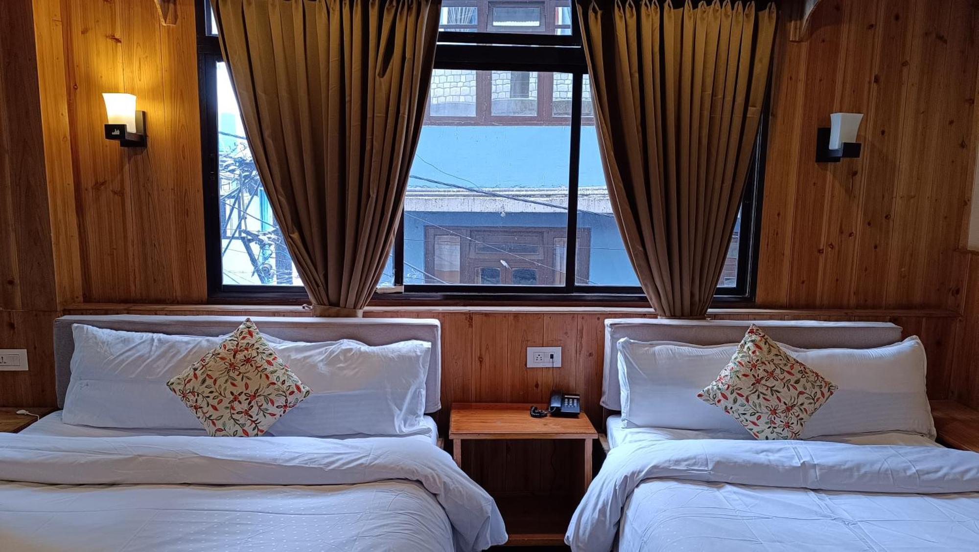 Hotel Golden Orchid 5*