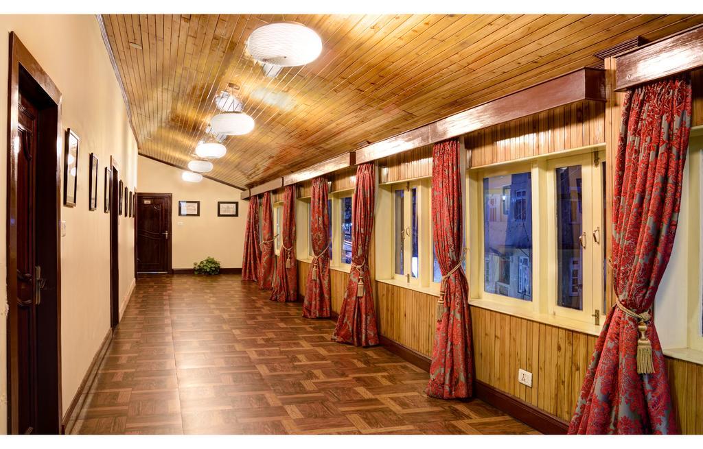 Summit Yashshree & Hotel 3*