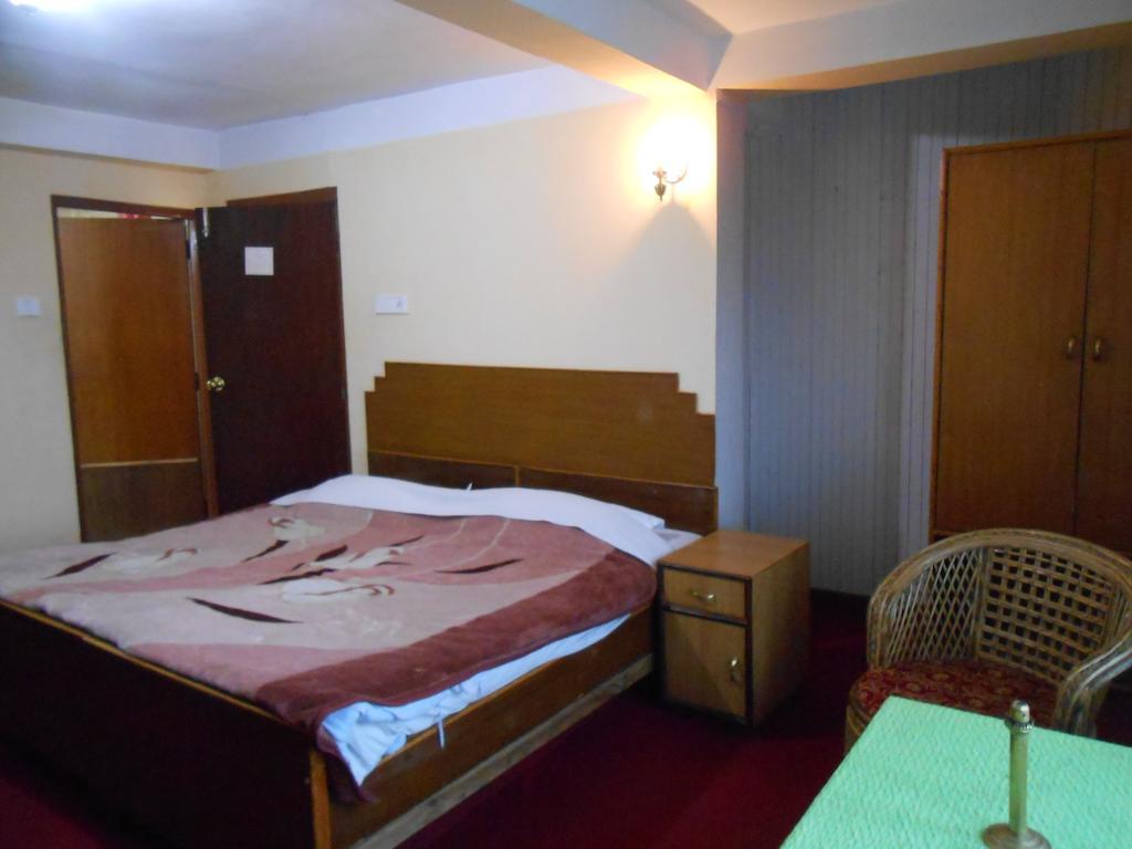Hotel Pradhan Residency *