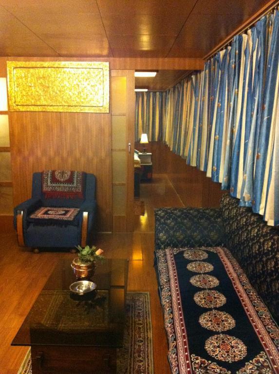 Mohit Hotel 2*