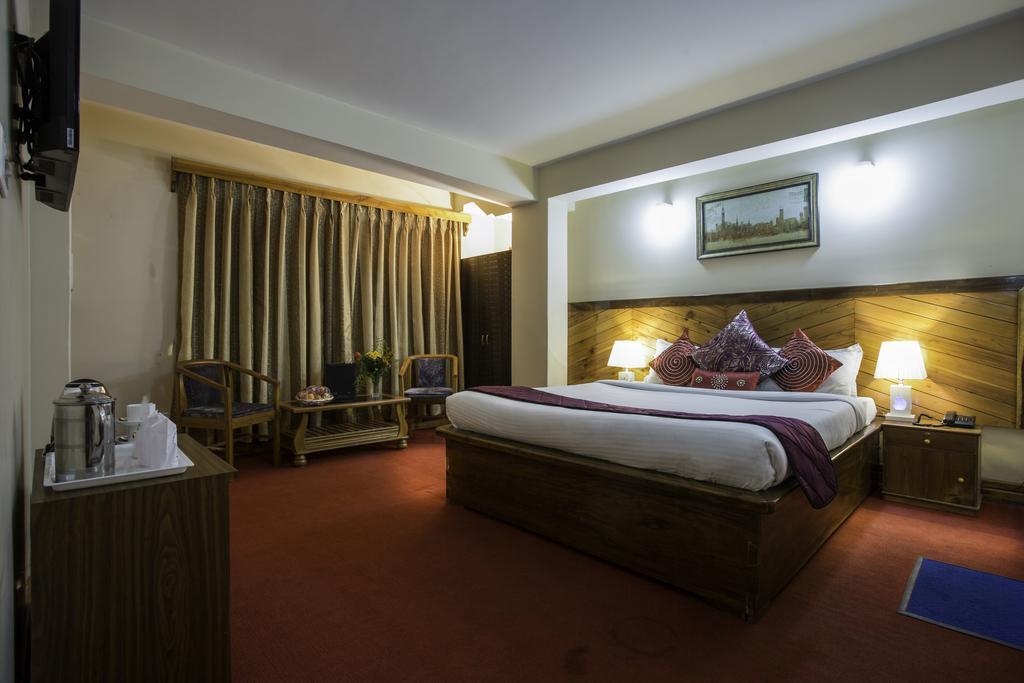 Hotel White Yak 3*