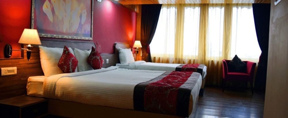 Hotel Summit Yashshree &