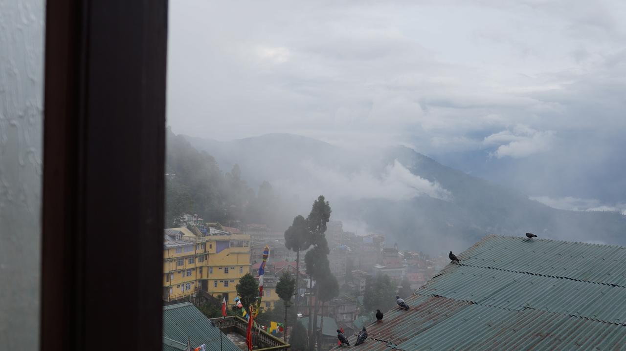 Shanti Palace 2*