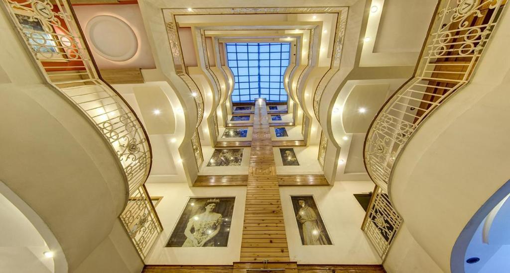 Viceroy Hotel 3*