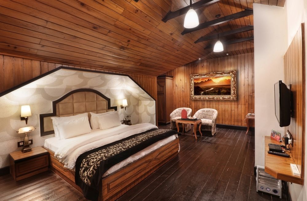 Pine Tree And Hotel 3*