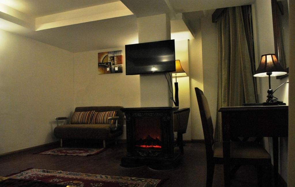 Mohit Hotel Darjeeling (West Bengal)