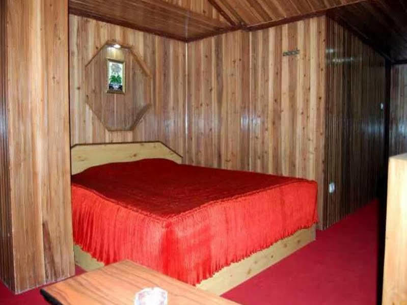 Broadway Hotel *