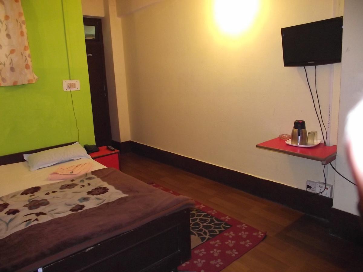 Anjali Hotel *