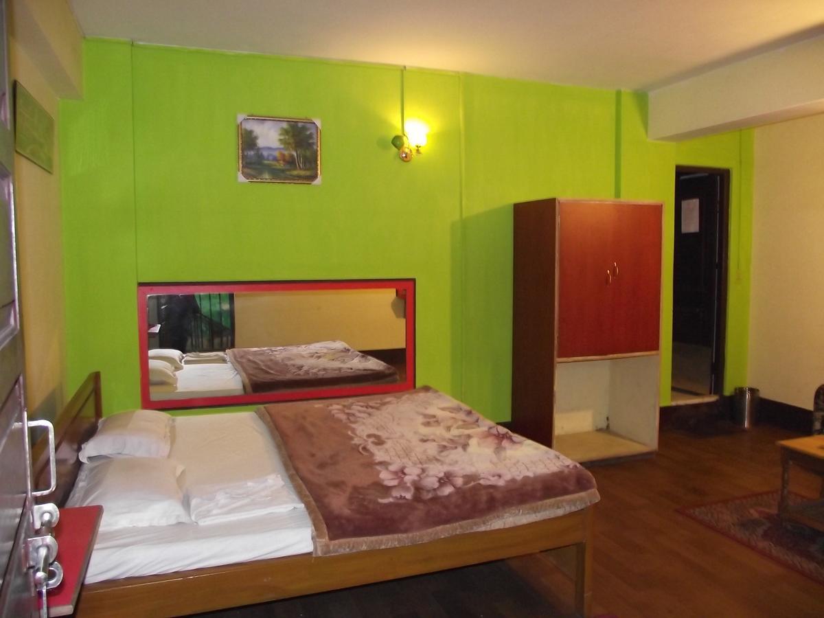 Anjali Hotel *