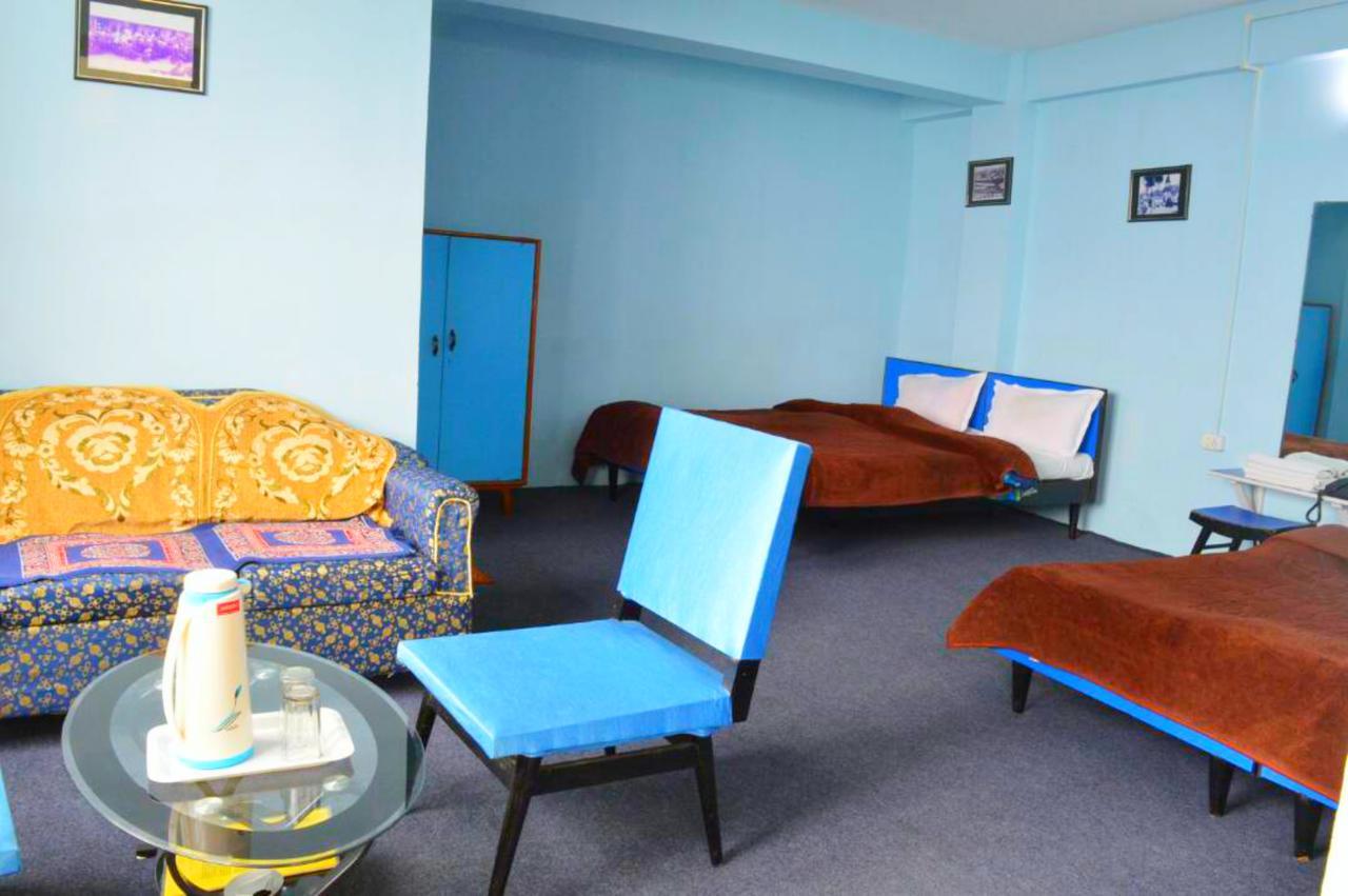 Rup Mani Hotel *