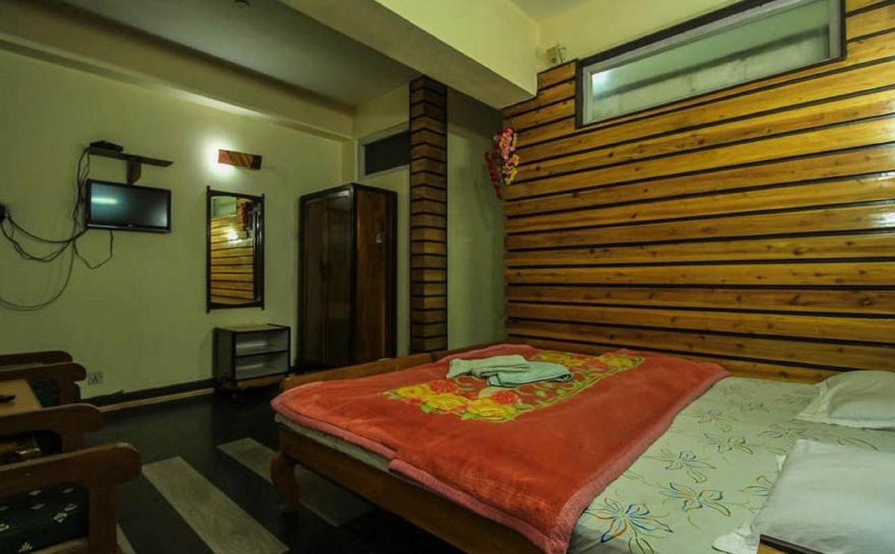 Shikher Hotel Darjeeling (West Bengal)