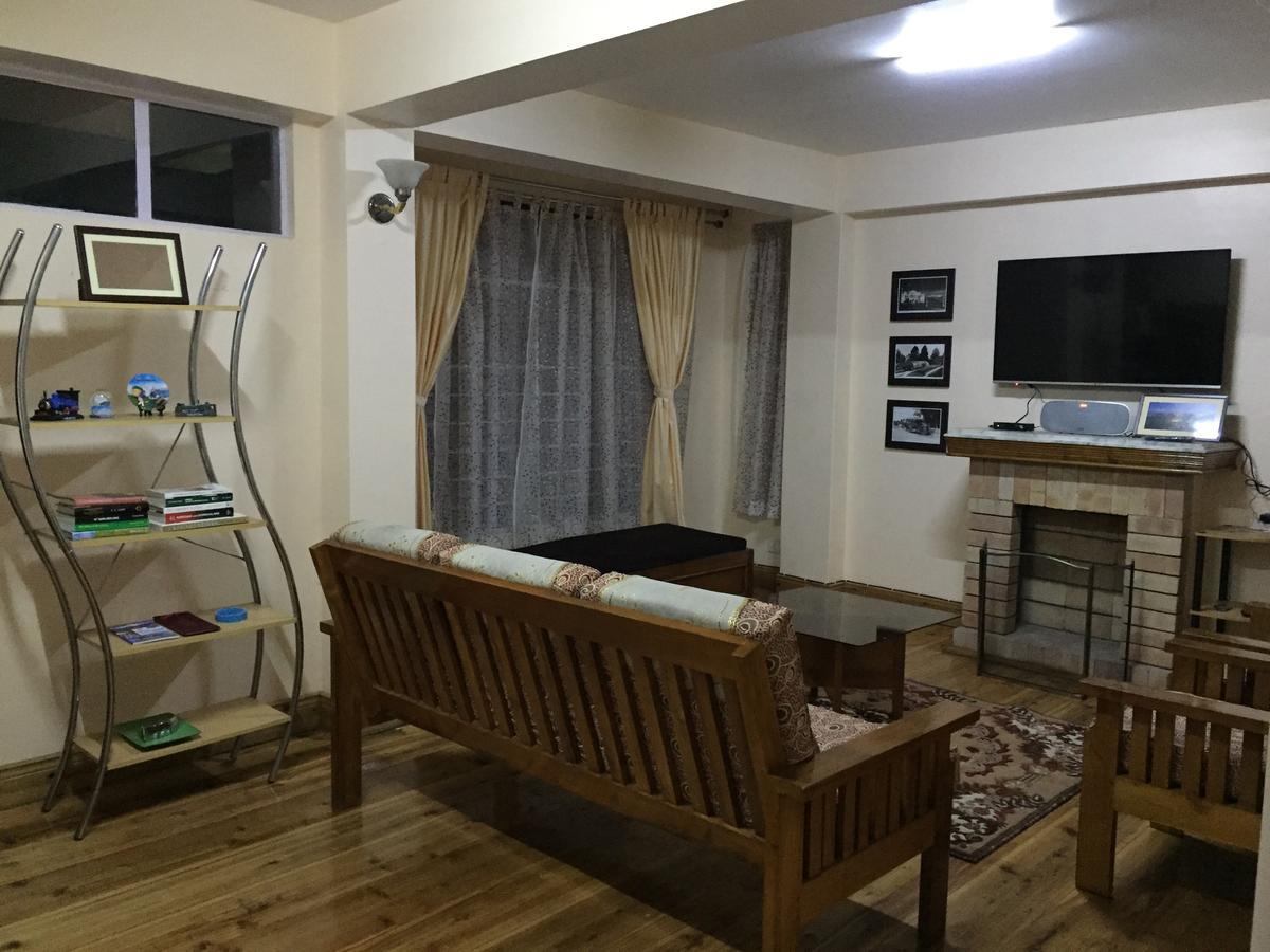 Apartment Ki Kiba Dhee *