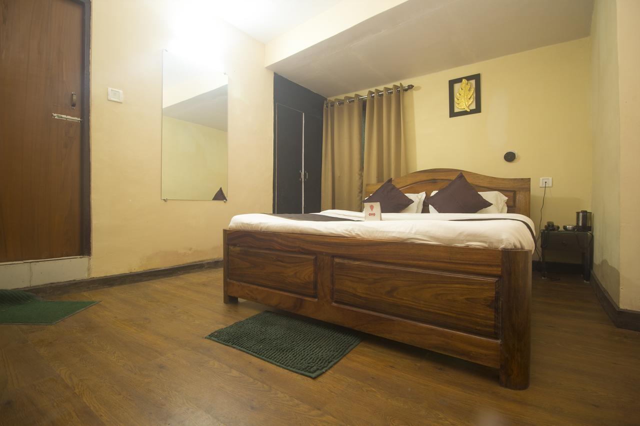 Oyo 9454 Golden Leaf Hotel