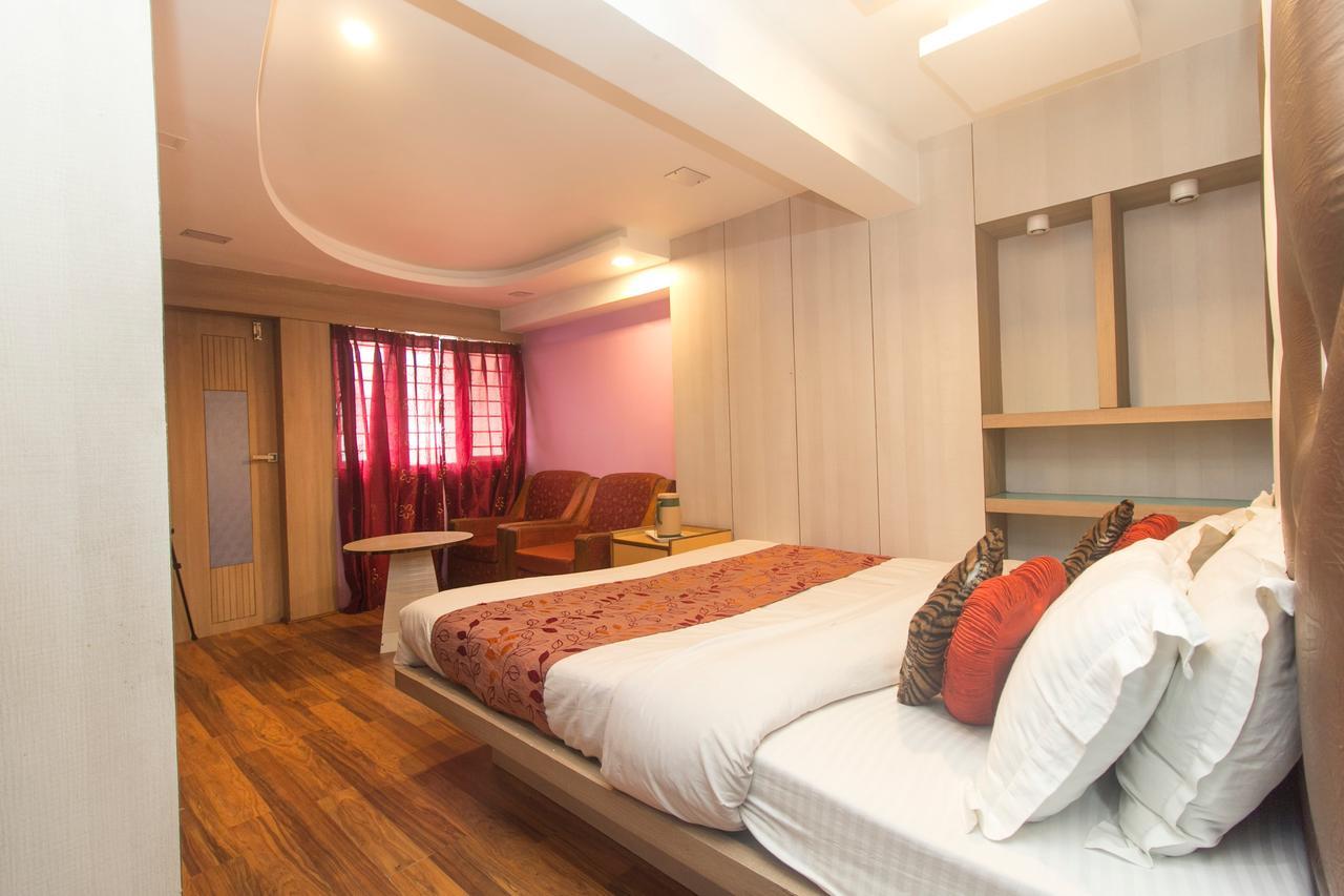 Hotel Oyo 3303 Broadway Annexe