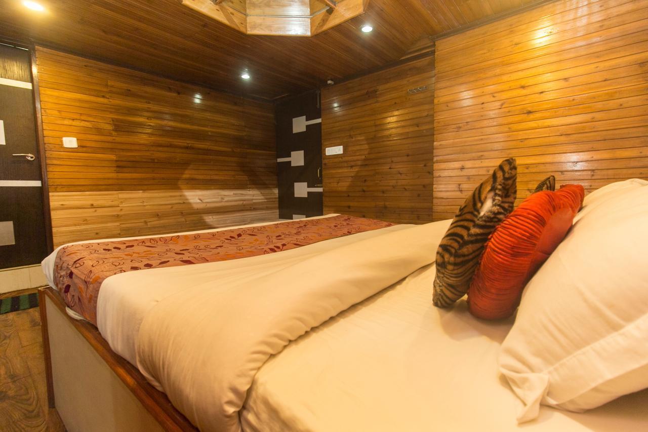 Hotel Oyo 3303 Broadway Annexe