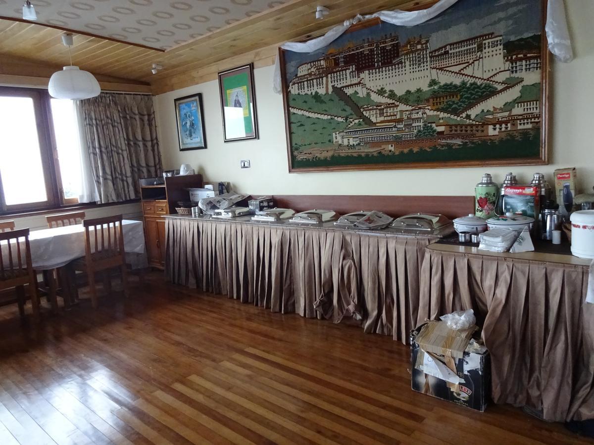 Dekeling At Hawk's Nest Hotel Darjeeling (West Bengal)