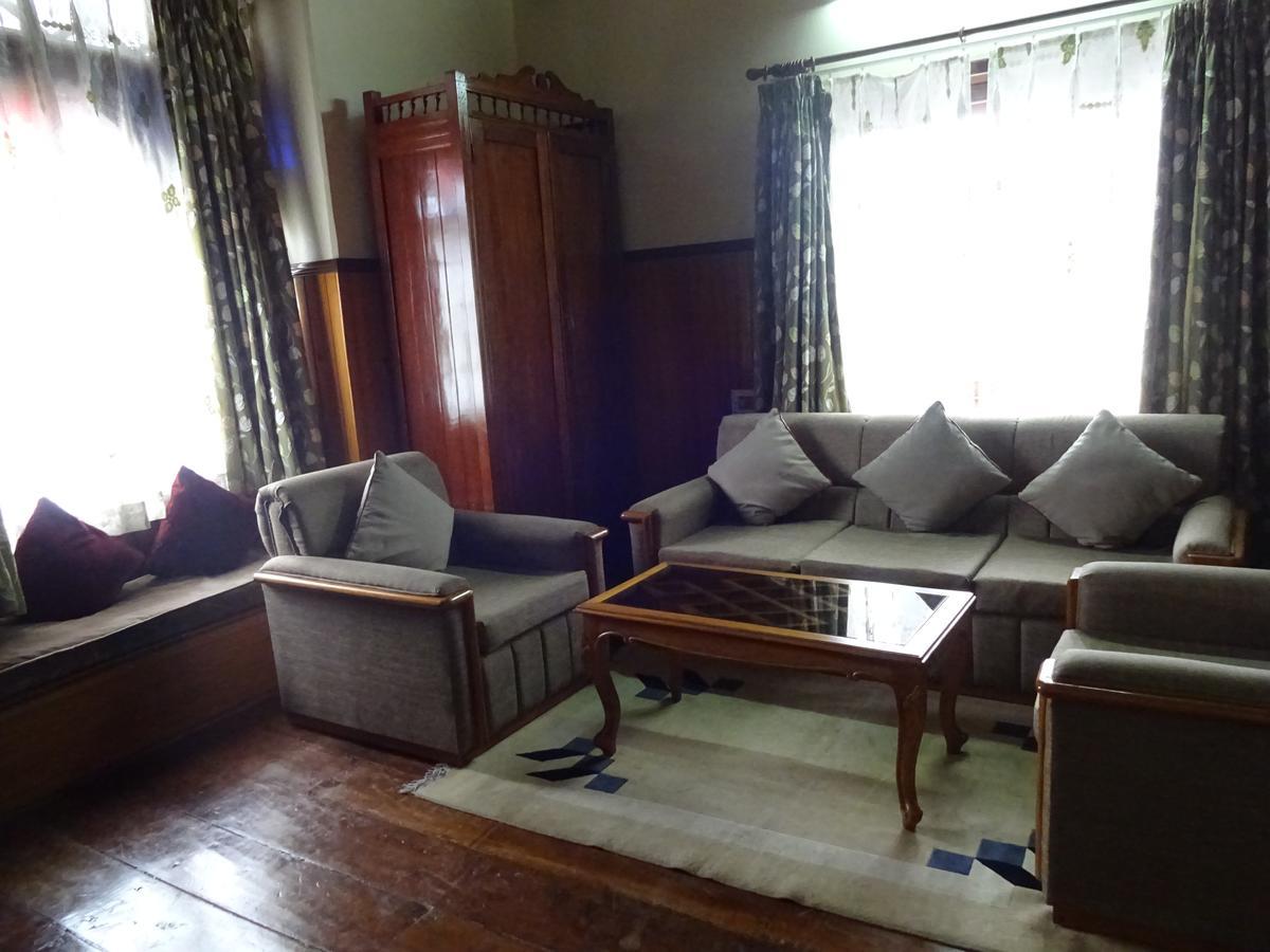 Dekeling At Hawk's Nest Hotel Darjeeling (West Bengal)