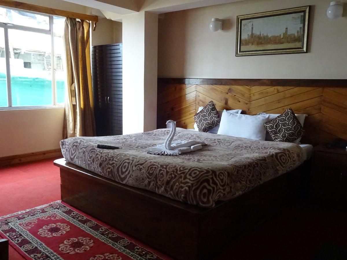 White Yak Hotel 3*