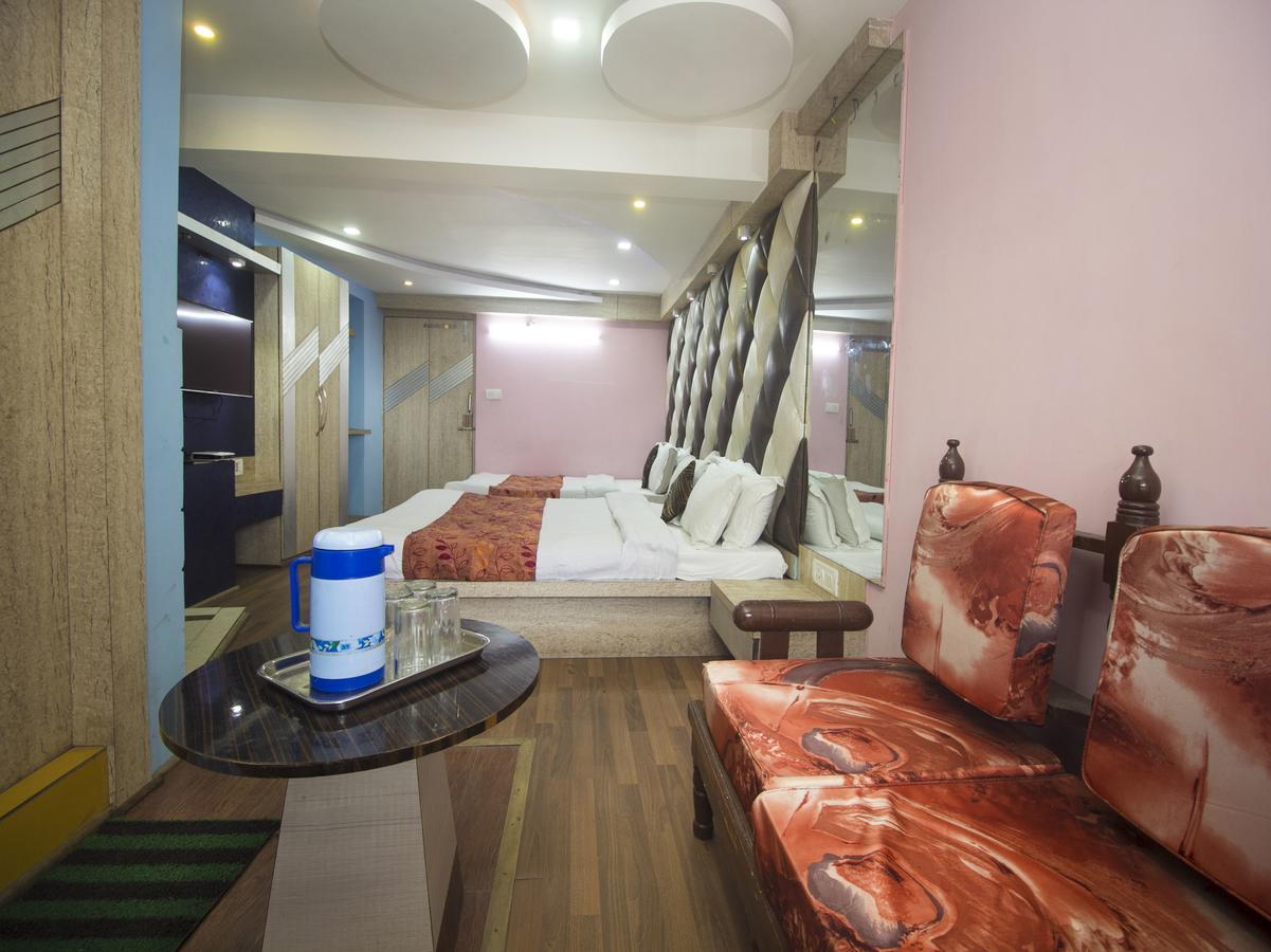 Oyo 3303 Broadway Annexe Hotel 3*