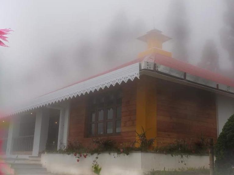 Chamong Chiabari - Mountain Retreat &