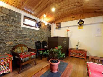 Oyo Premium Mall Road Near Raj Bhavan Darjeeling Hotel 3*