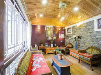 Hotel Oyo Premium Mall Road Near Raj Bhavan Darjeeling Darjeeling (West Bengal)