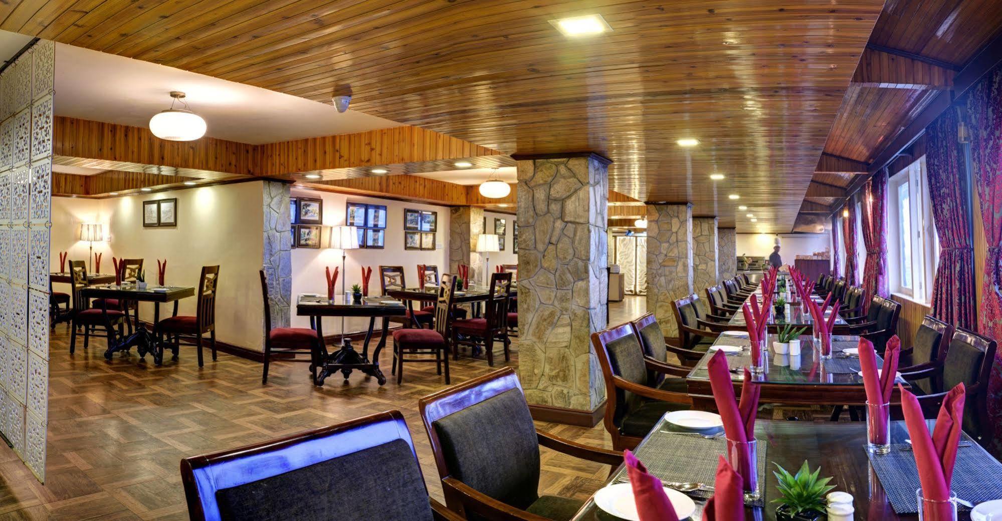Hotel Summit Yashshree & 3*