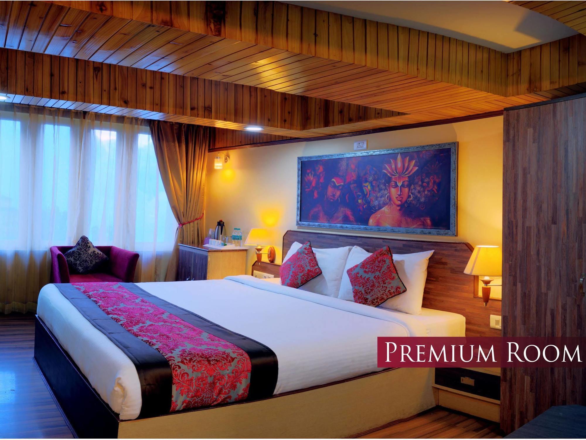 Hotel Summit Yashshree & 3*