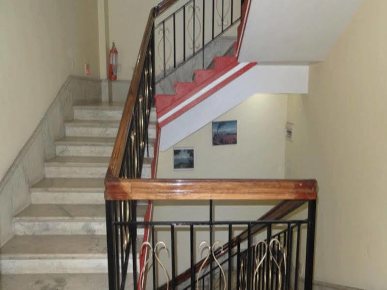 Oyo 4457 New Vaishali Hotel