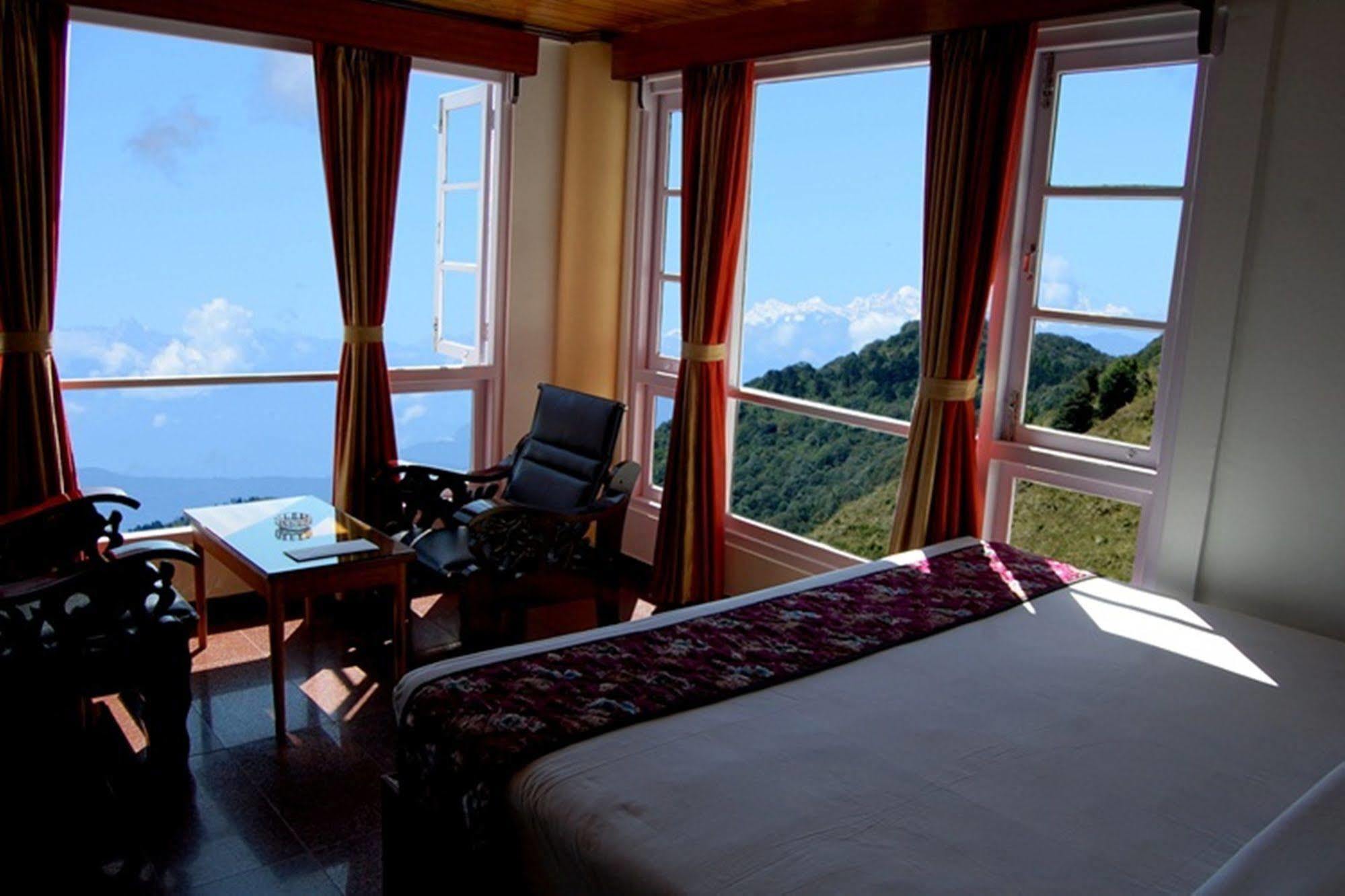 Nirvana Hotel 3*