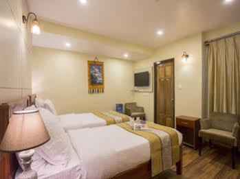 Hotel Oyo Premium Mall Road Near Raj Bhavan Darjeeling 3*